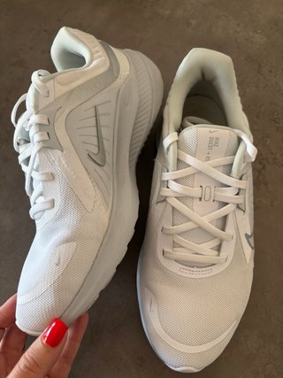 Zapatillas Nike Quest 4 Gris/Blanco