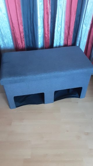 Pouf con sedile e spazio di archiviazione