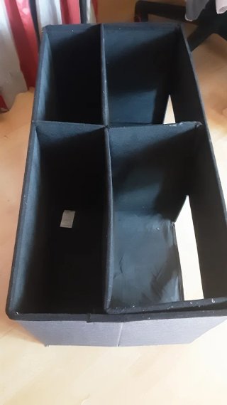 Pouf con sedile e spazio di archiviazione