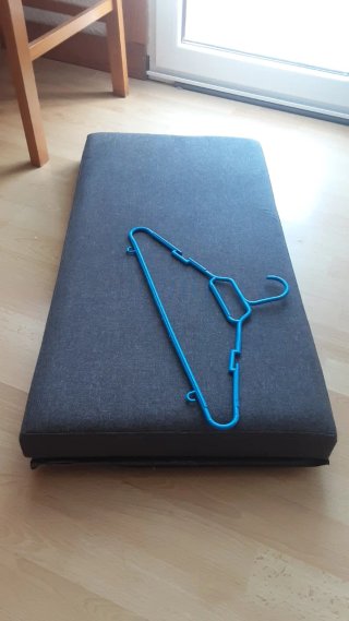 Pouf con sedile e spazio di archiviazione