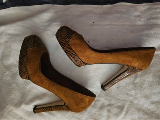 Zapatos de tacón marrones con plataforma