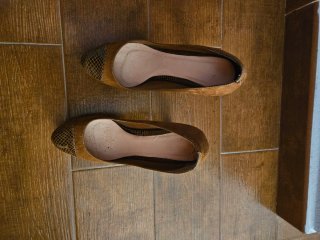 Zapatos de tacón marrones con plataforma