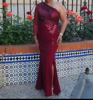 Vestido de fiesta vino con lentejuelas