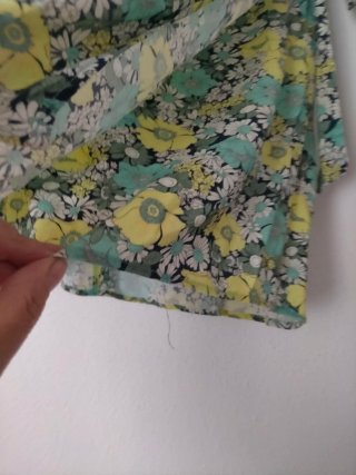 Falda corta estampada mujer
