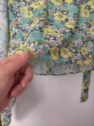 Falda corta estampada mujer