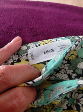 Falda corta estampada mujer