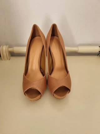 Tacones Stradivarius Beige Talla 36