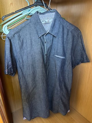 Camisa a elegir (Zara, Massimo Dutti, Hugo boss..)