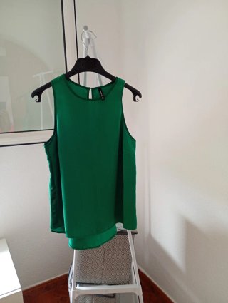 Conjunto Blusa Verde y Falda Rayas