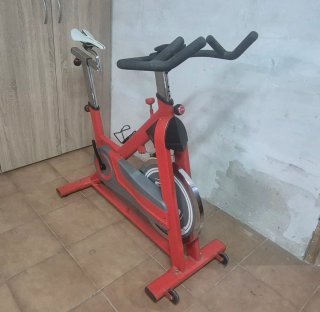Bicicleta de Spinning Roja