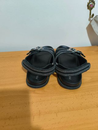 Sandalias negras Primark con hebillas plateadas