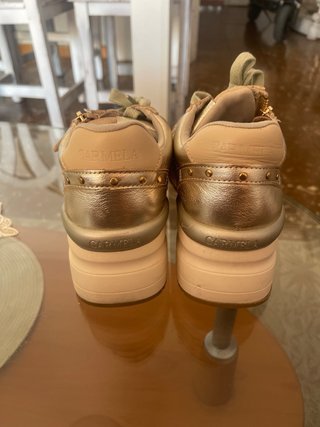 Zapatillas Carmela Doradas Talla 40
