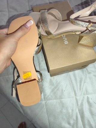 Sandalias doradas tacón bajo talla 37