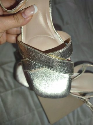 Sandalias doradas tacón bajo talla 37