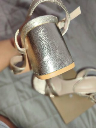 Sandalias doradas tacón bajo talla 37