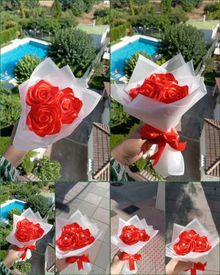 Ramo de rosas rojas de tela