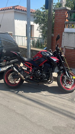 Kawasaki Z900 2024 • 15.000km