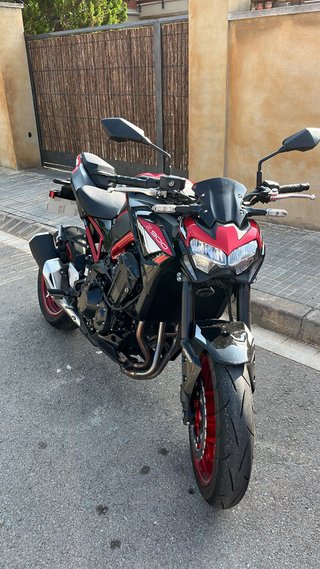Kawasaki Z900 2024 • 15.000km