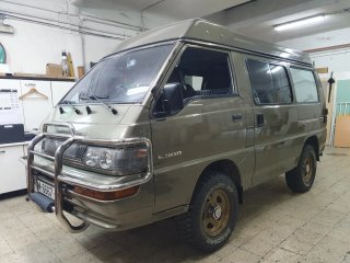 Mitsubishi L 300 1998