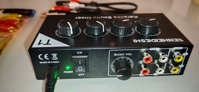 Mezclador para Karaoke SENHEIDESHI