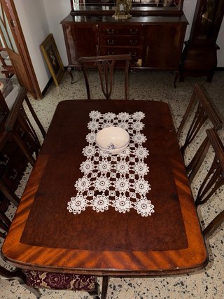 Conjunto comedor con madera maciza