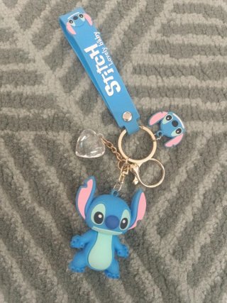 Llavero Stitch con corazón y figura