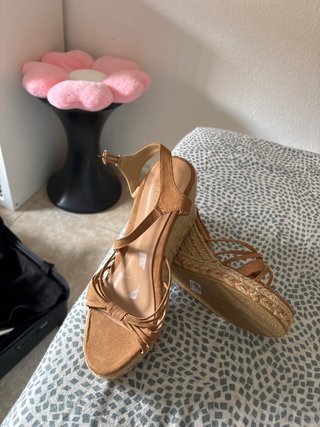 Sandalias cuña beige/marrón talla 38