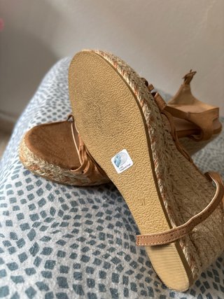 Sandalias cuña beige/marrón talla 38