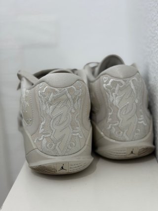 Zapatillas Jordan Zion 3 SE M.U.D. "Light Bone"