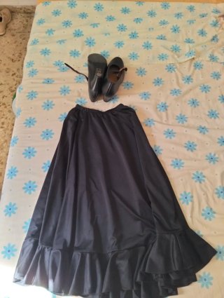 Falda talla 10  y zapatos flamencos talla 36