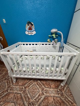 Cuna colecho con protector de cuna y colchón