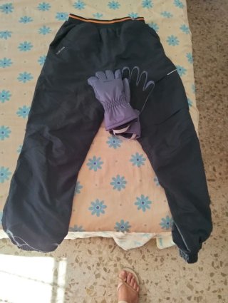 Pantalón y guantes de nieve Quechua 6 años