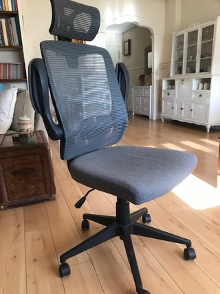 Silla de oficina ergonómica con ruedas