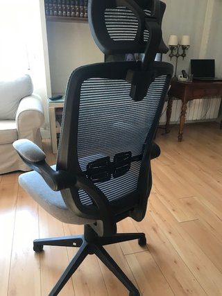 Silla de oficina ergonómica con ruedas
