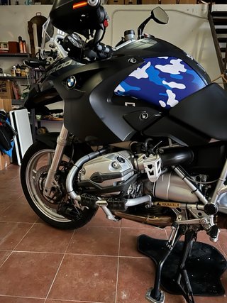 BMW R1200GS Adventure Negra y Azul