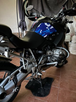BMW R1200GS Adventure Negra y Azul
