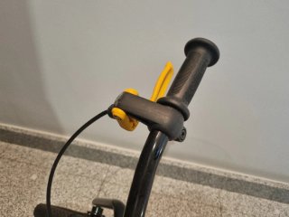 Bici de equilibrio amarilla