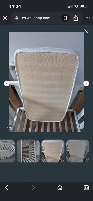 Cuna de bebé blanca con somier de madera