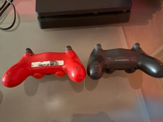 PS4 (PlayStation 4) Negra + 2 Mandos