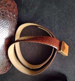 Bolso piel  marrón y cinturón a juego