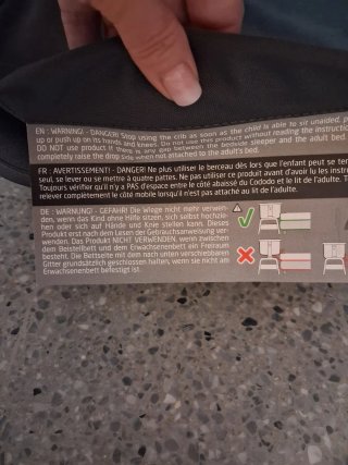 Minicuna casi nueva con colchón