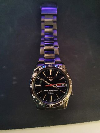 Reloj Seiko 5 Automático Negro/Plata