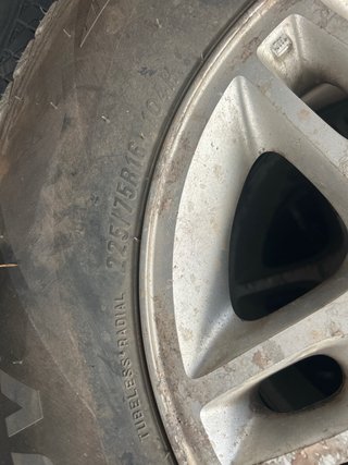 Rueda Jeep 225/75R16 VICTRA SNOW
