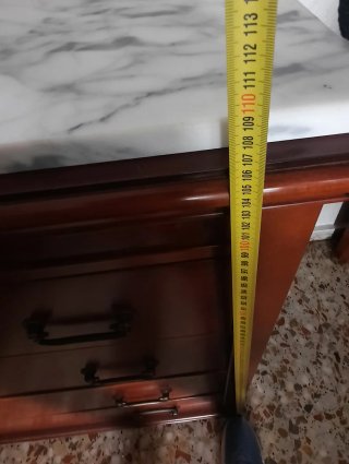 Cómoda de madera maciza