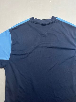 Camiseta Nike azul y blanca