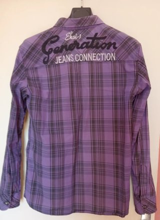 Camisa de cuadros morada y negra
