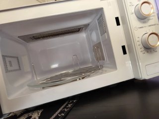 Microondas Midea con función Grill