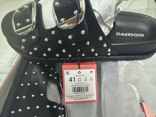 Sandalias Gioseppo negras con tachuelas T41 nuevo