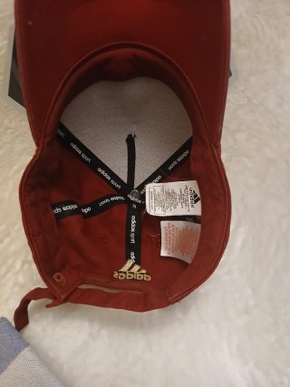 Gorra Adidas Roja y Dorada Escudo España