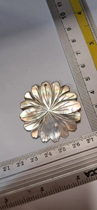 Fiore in madreperla